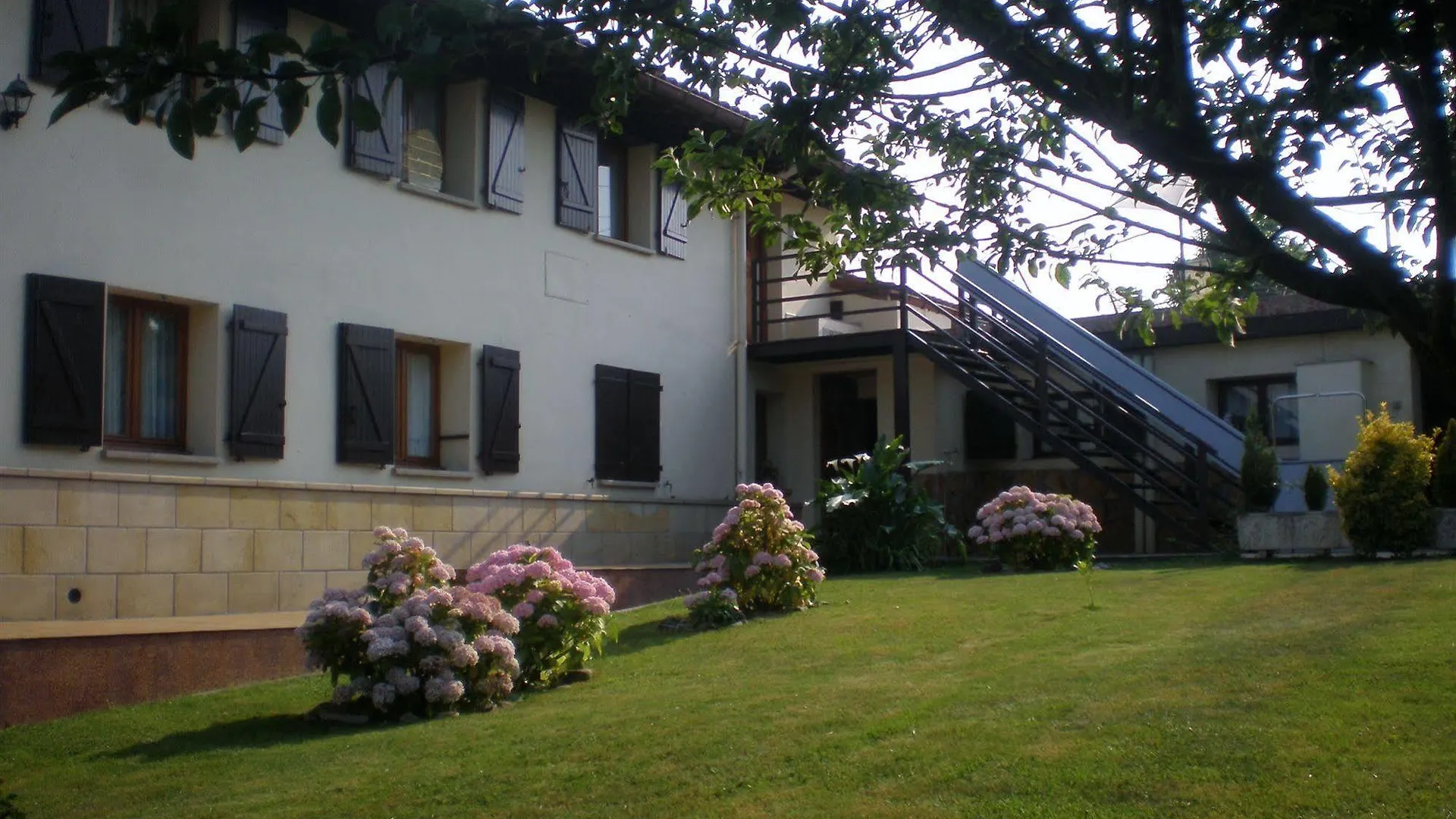 Pension Gure Ametsa イルン ゲストハウス
